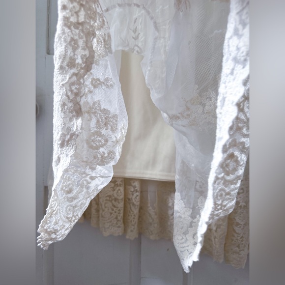 Full a-line lace mesh maxi skirt - Picture 7 of 9